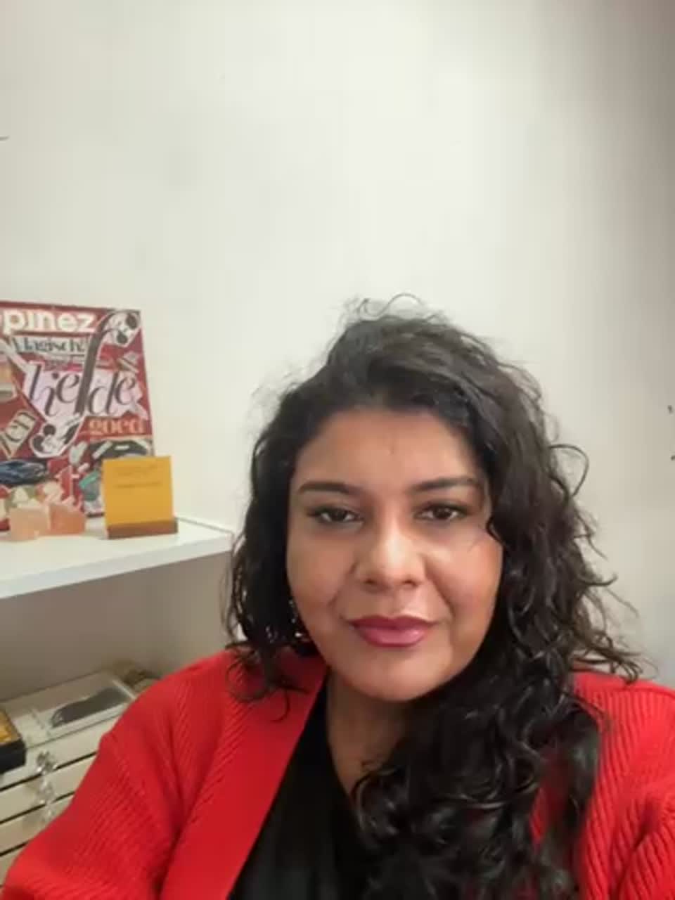 Still image out of testimonial from Razia Luqman