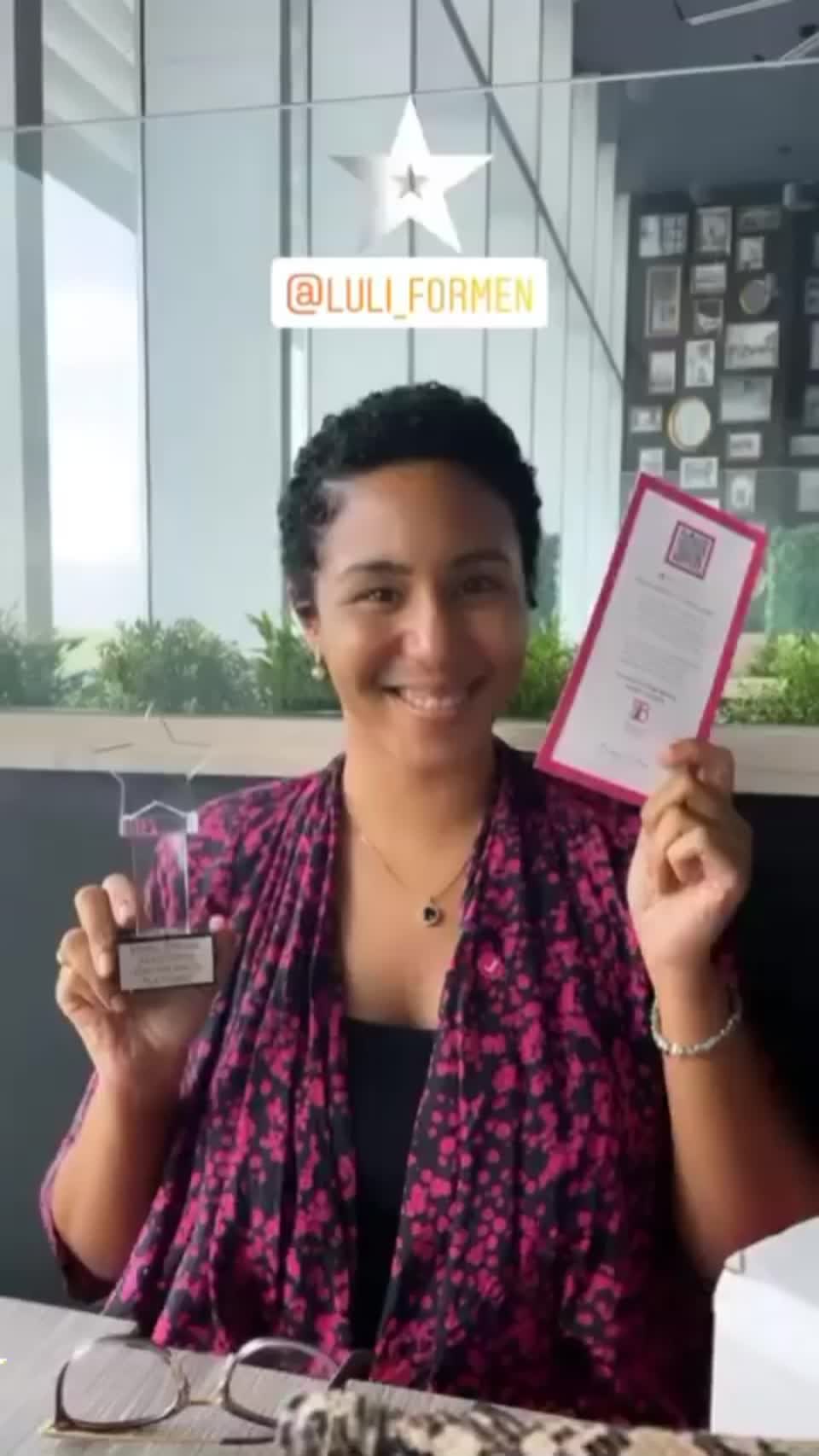 Still image out of testimonial from Luisanna Rodgers