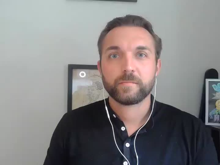 Still image out of testimonial from Ethan Summers 