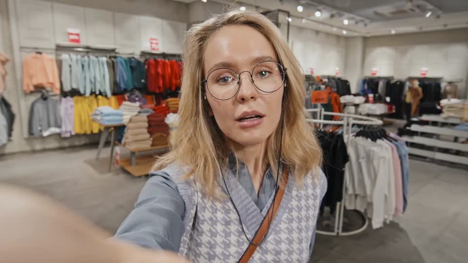 Still image out of testimonial from Emma Johnson