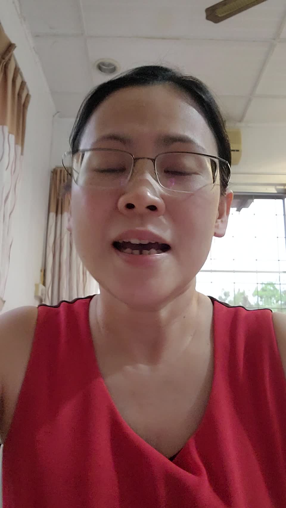 Still image out of testimonial from Tan Chien Vun 