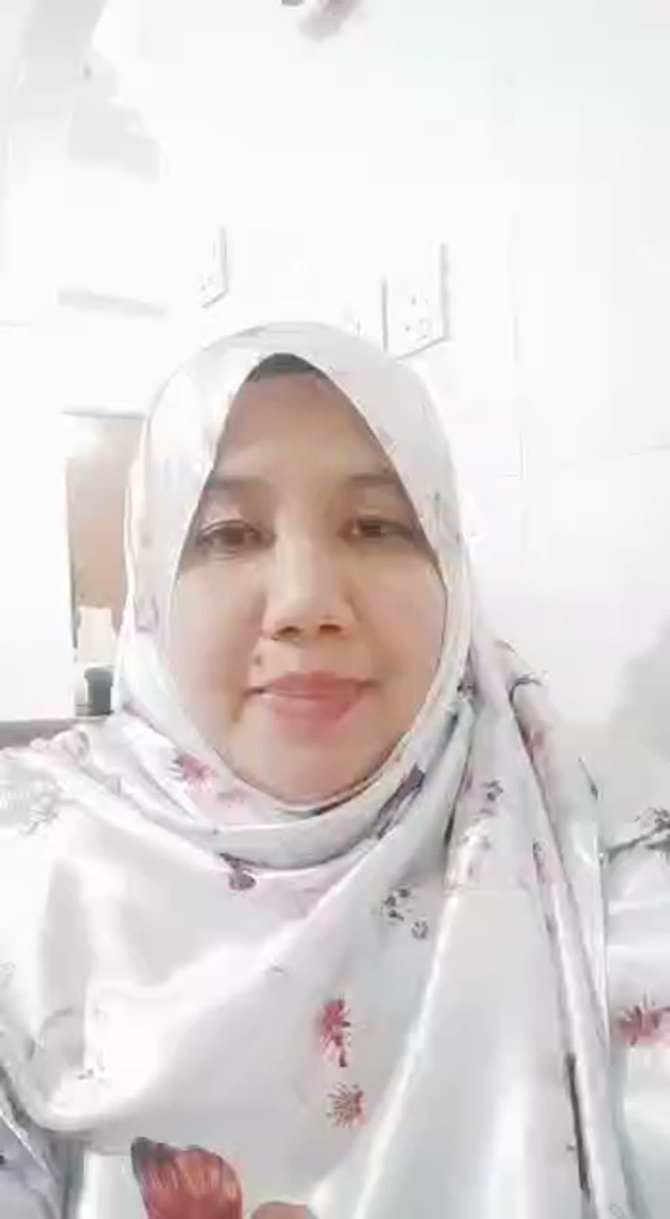 Still image out of testimonial from Nor Azura Zakaria