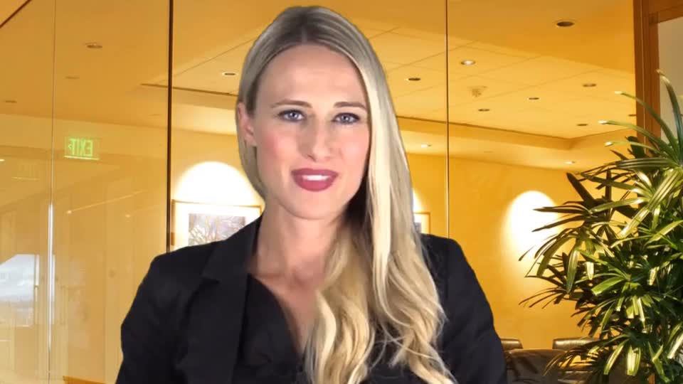 Still image out of testimonial from Caroline Smith