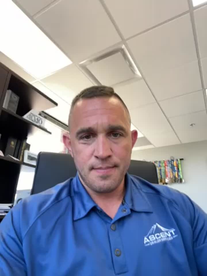 Still image out of testimonial from Adam Marburger