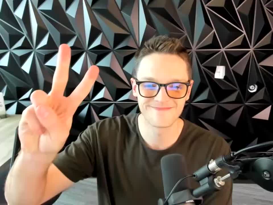 Still image out of testimonial from Zach Hesterberg