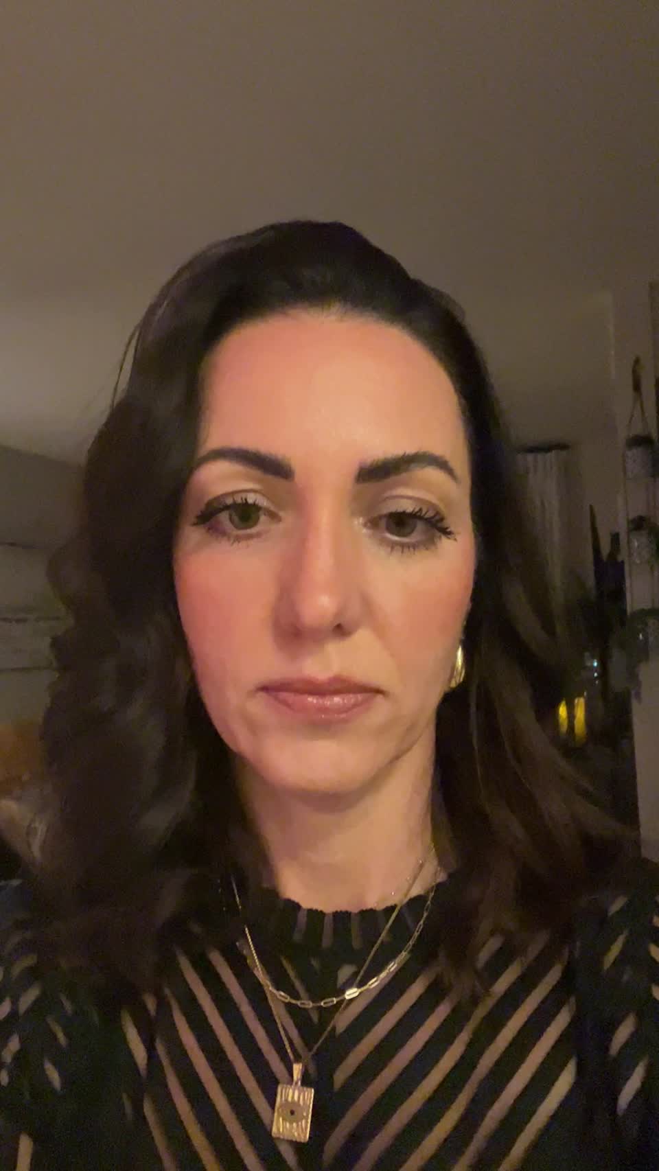 Still image out of testimonial from Kendra Pope