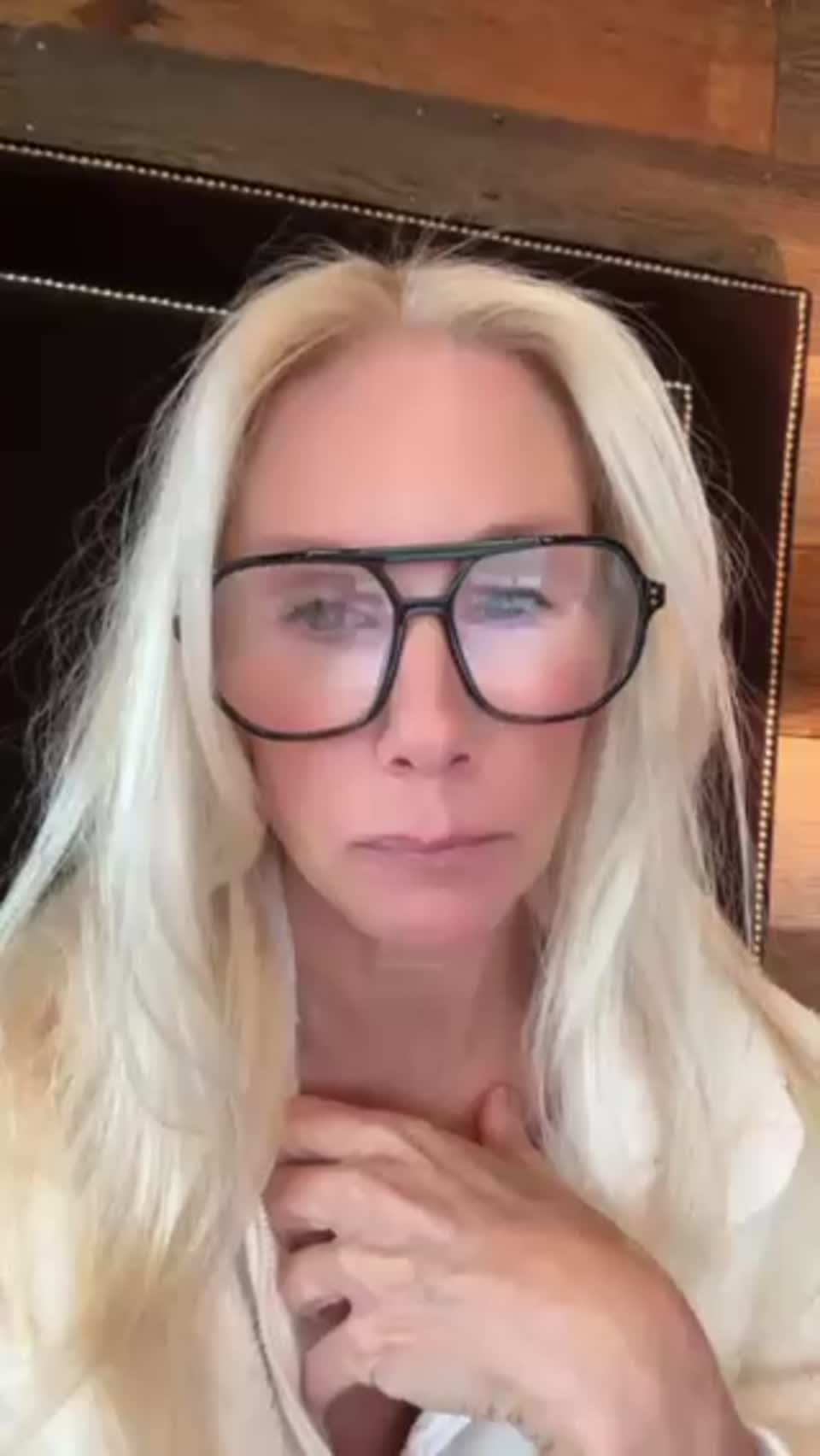 Still image out of testimonial from Melissa Hall Klepacki, M.Ac.