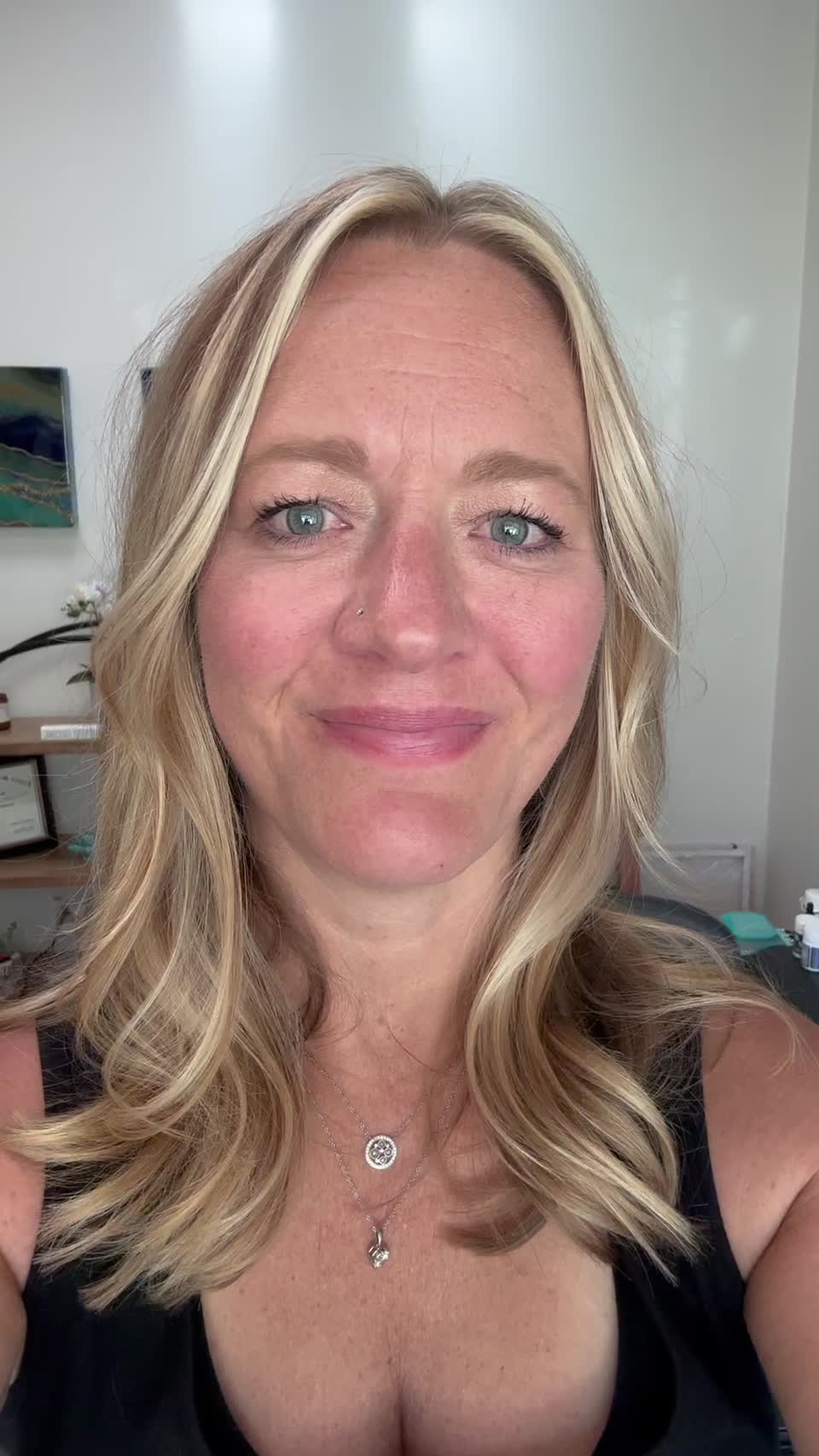 Still image out of testimonial from Jennifer Hawks