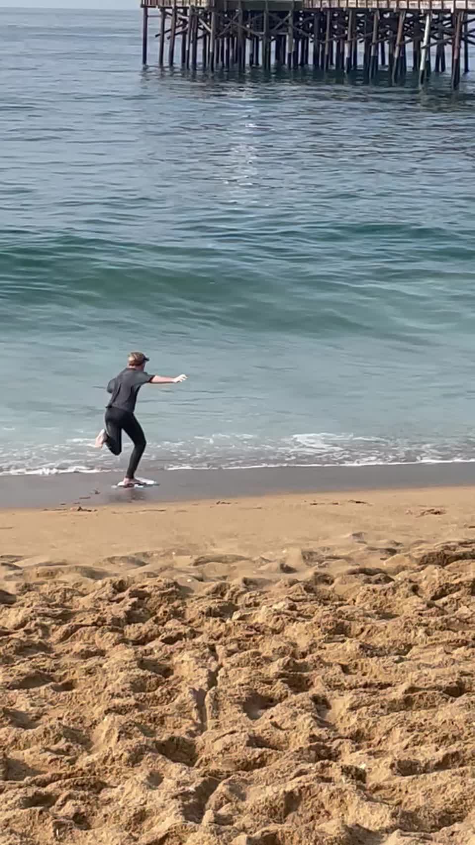 Still image out of testimonial from Exile Contest