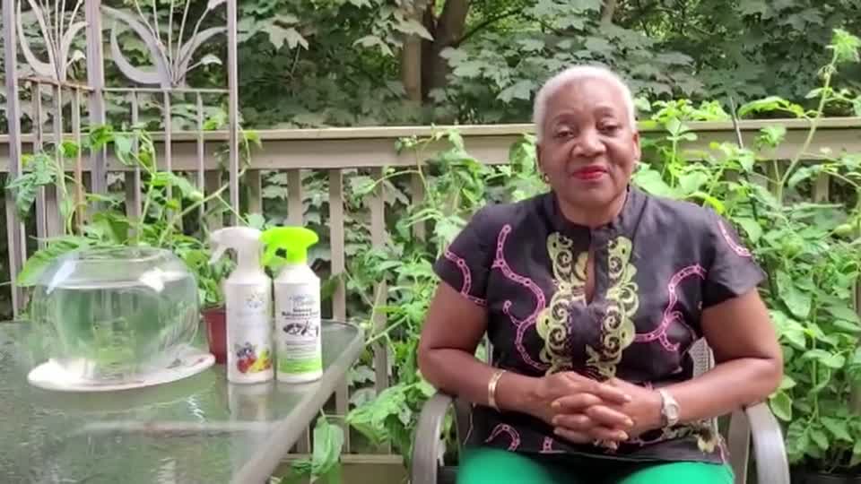 Still image out of testimonial from Janet Cox