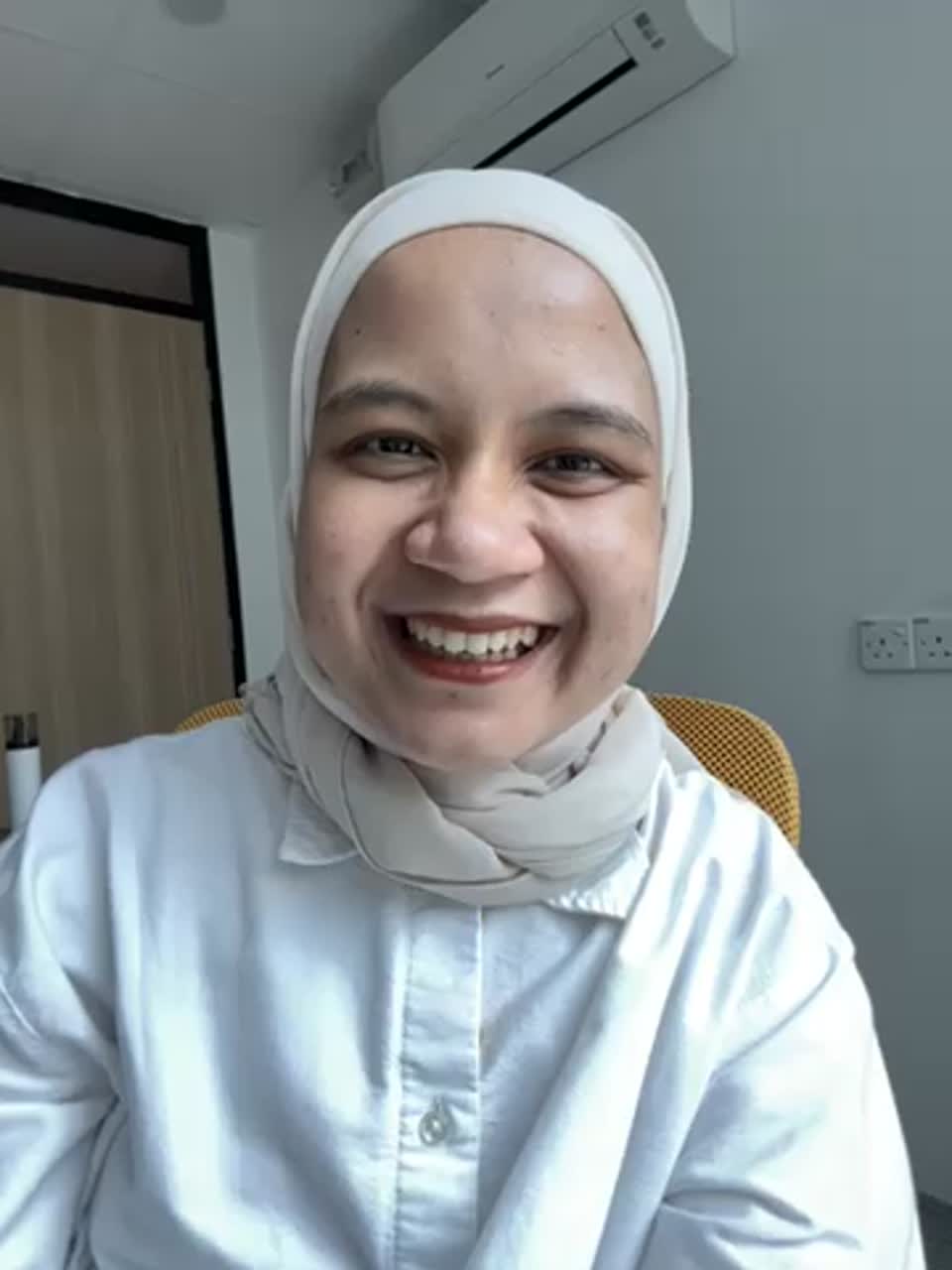 Still image out of testimonial from Bella Bahari
