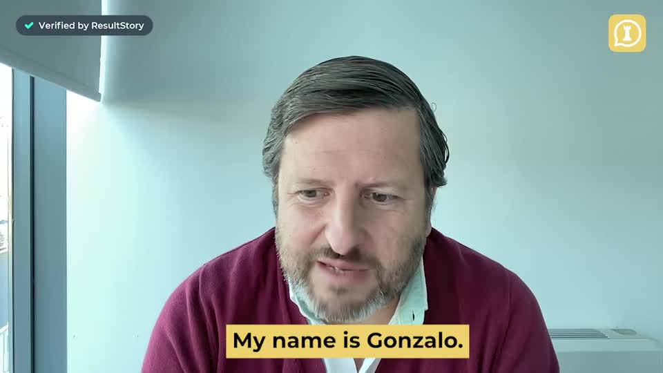 Still image out of testimonial from Gonzalo Forjaz