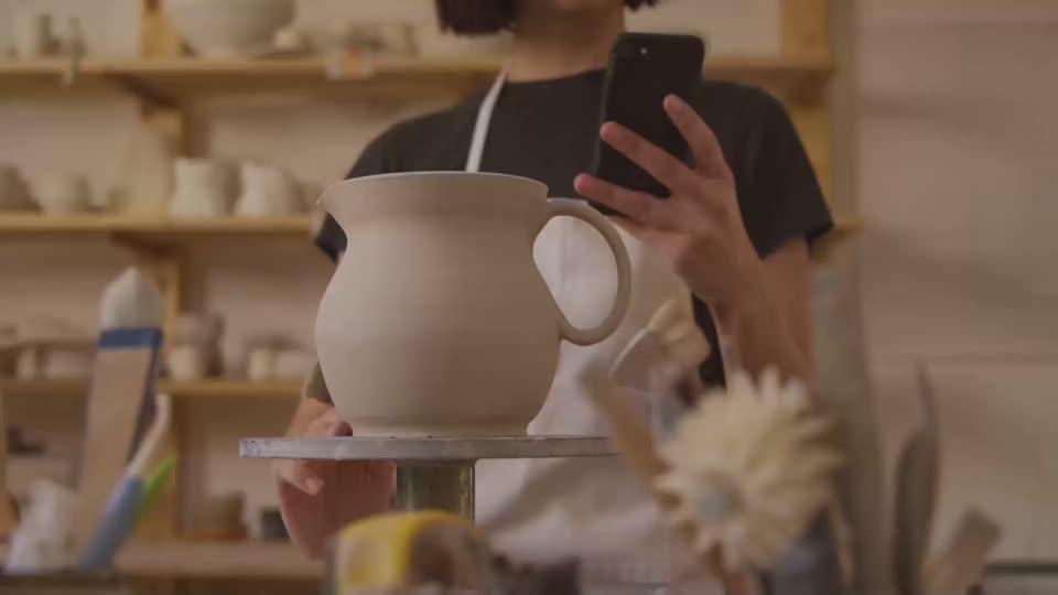 Still image out of testimonial from Video Marketing