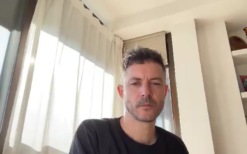 Still image out of testimonial from Pablo González 