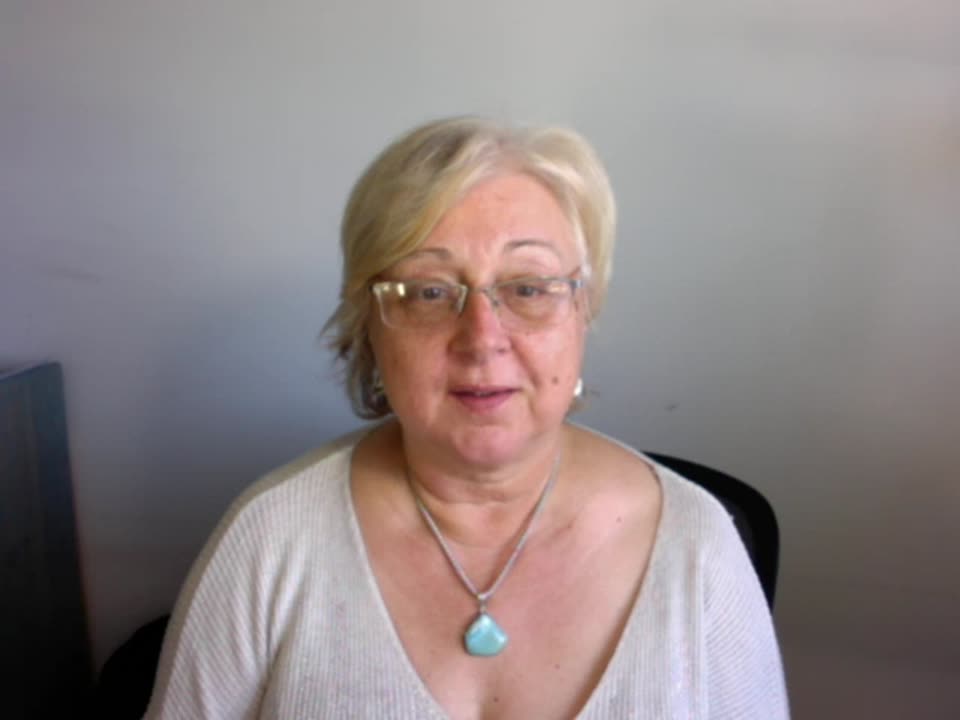 Still image out of testimonial from Elizabeth Johnston