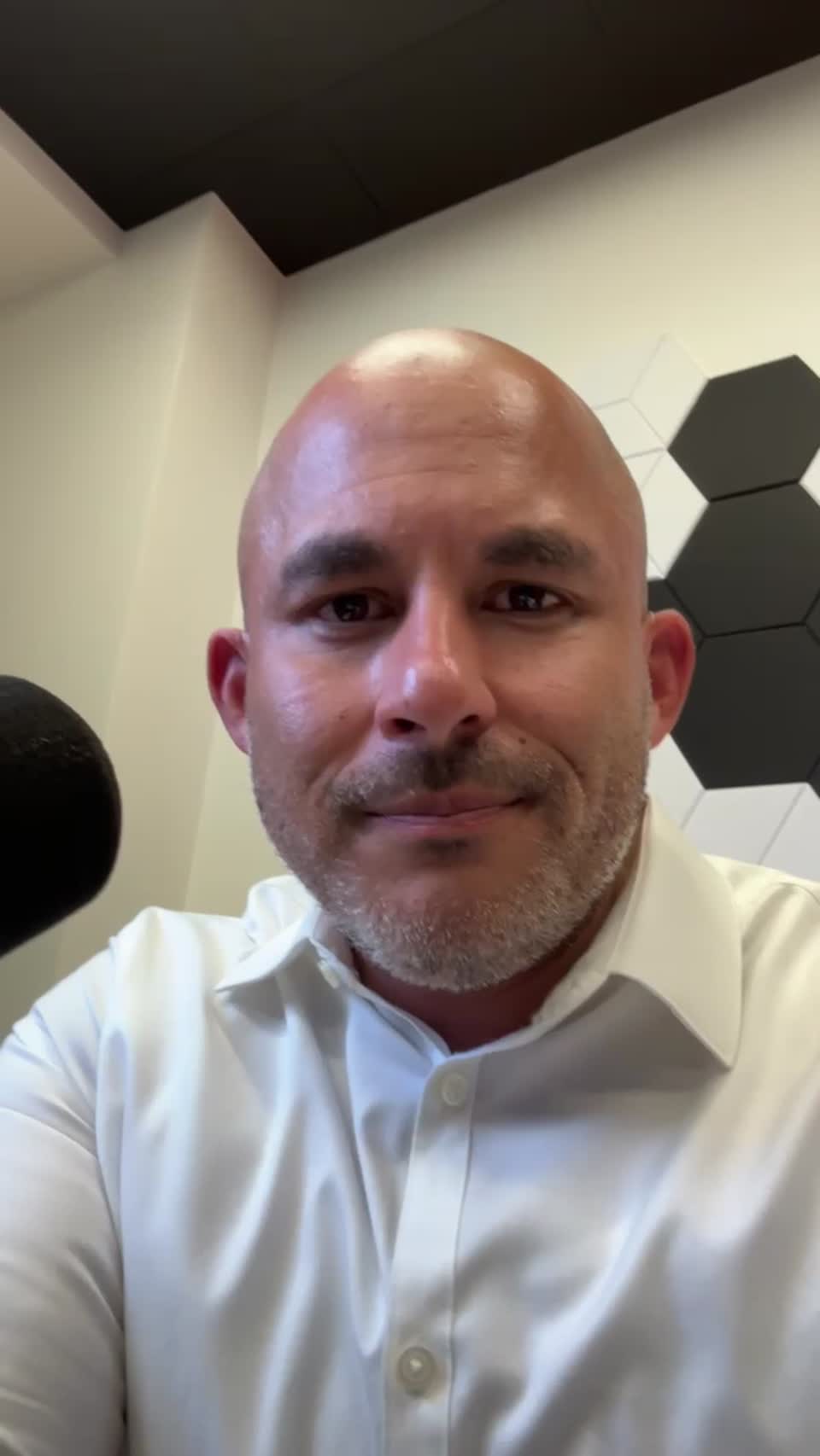 Still image out of testimonial from Chris Lamm