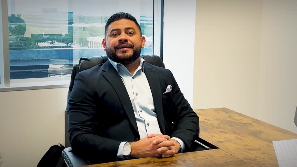 Still image out of testimonial from Wilmer Garcia