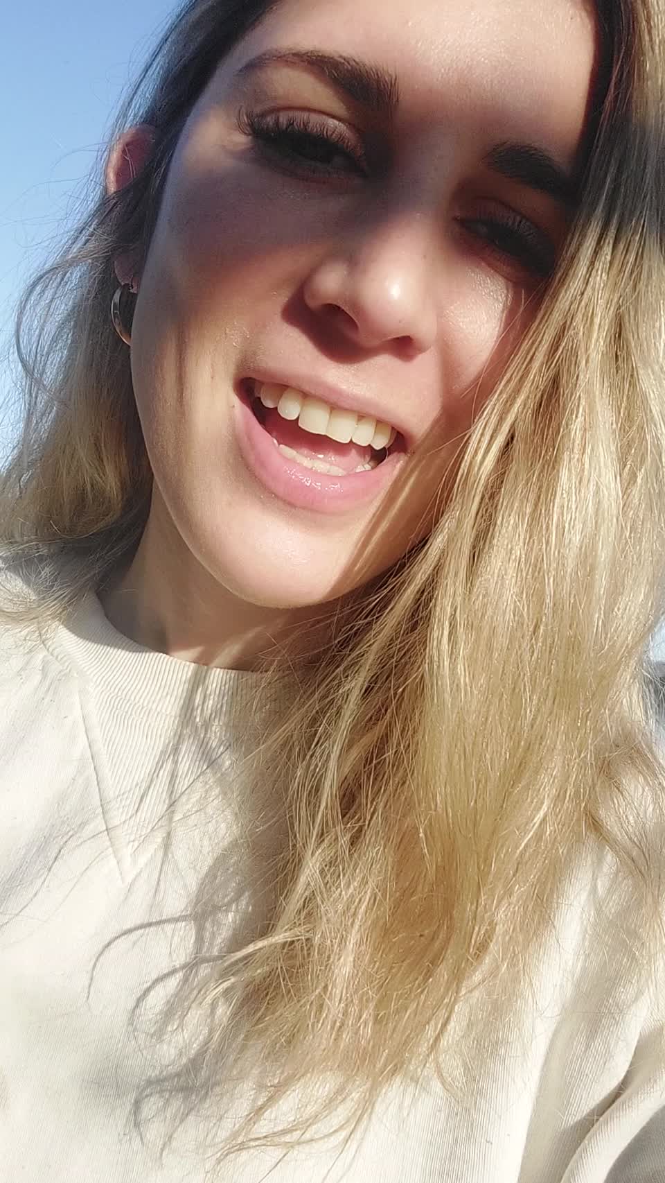 Still image out of testimonial from Evelyn Butassi 