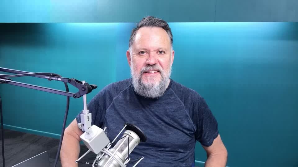 Still image out of testimonial from Julian Mather