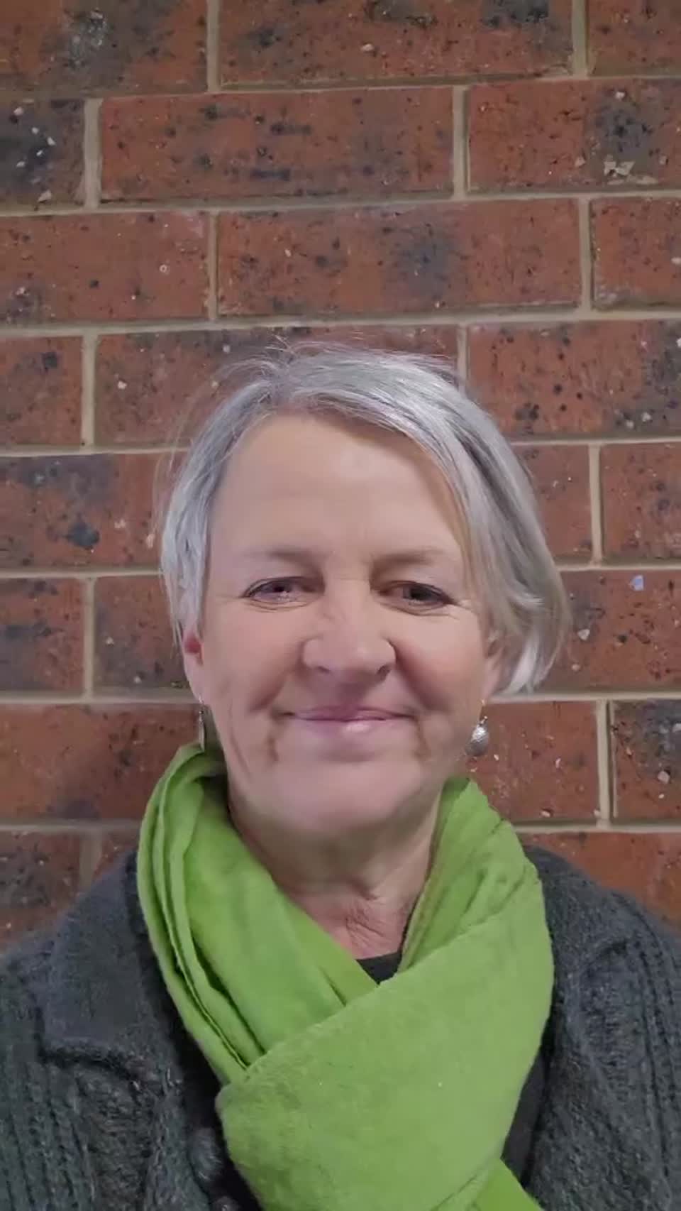 Still image out of testimonial from Annie Harvey