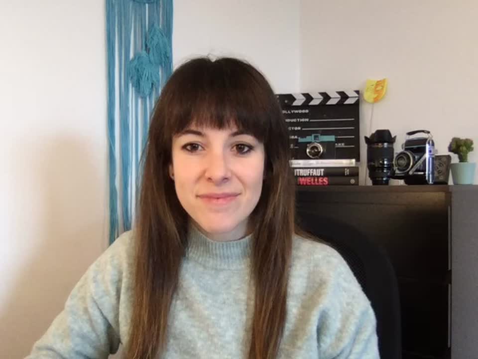 Still image out of testimonial from Lara