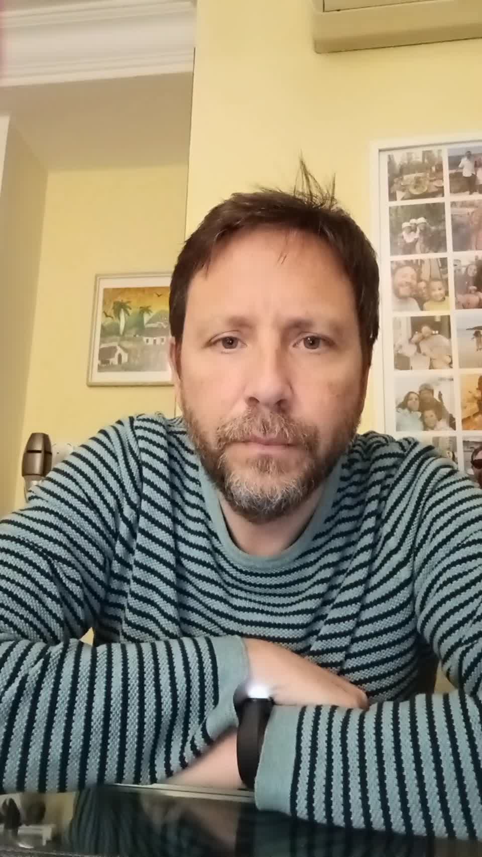 Still image out of testimonial from Carlos Arias