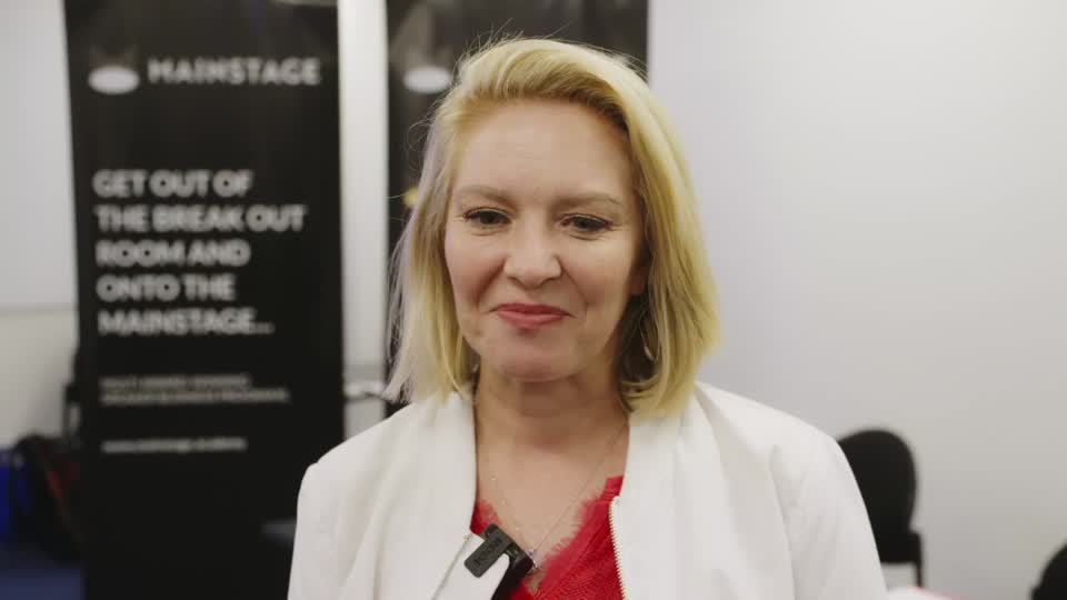 Still image out of testimonial from Nikki Taylor