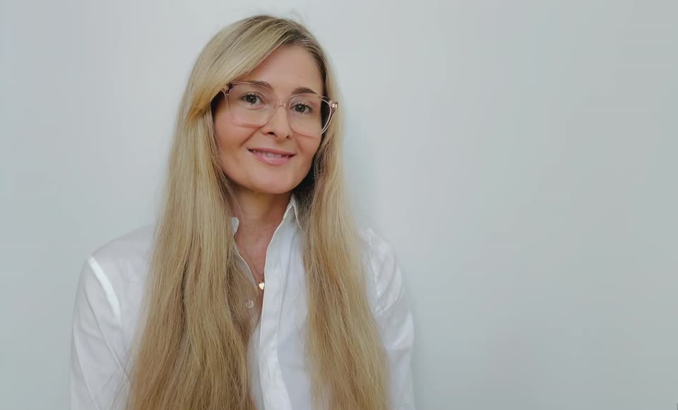 Still image out of testimonial from Maggie Wolszczan