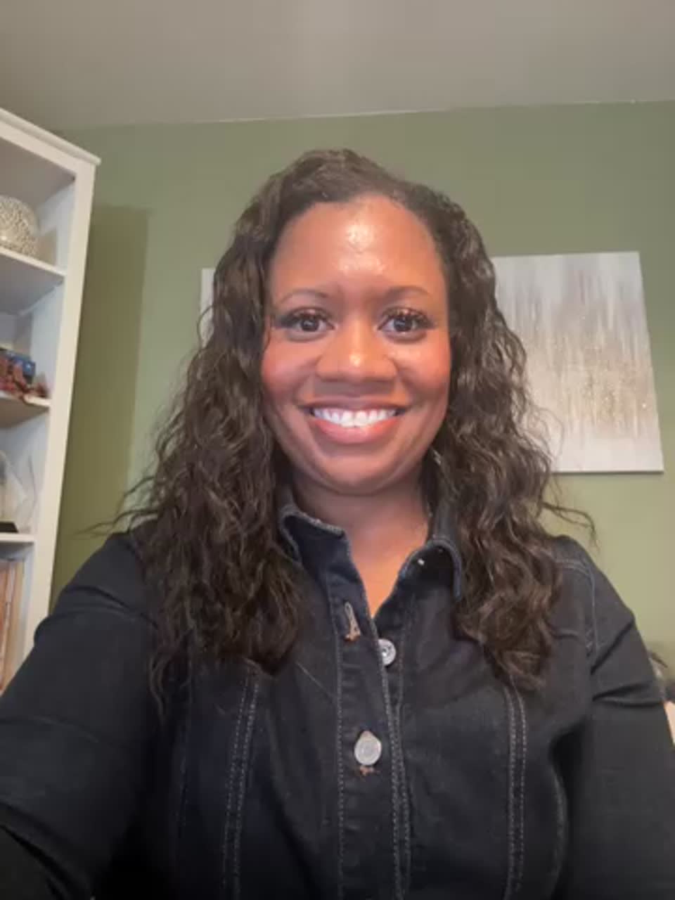 Still image out of testimonial from Ashlee Saddler
