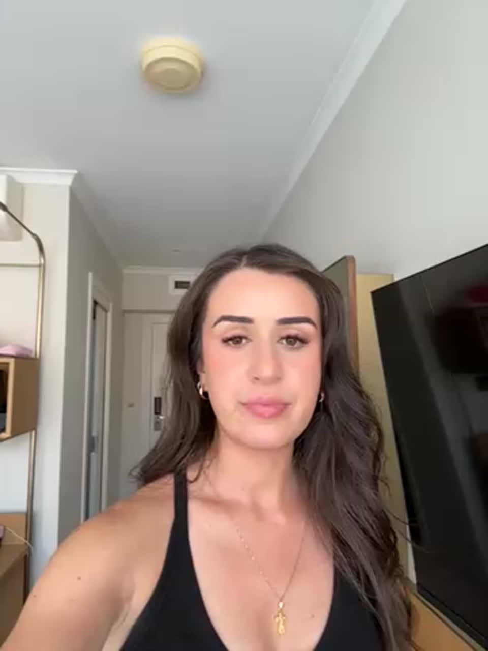 Still image out of testimonial from Valentina Aushana Still image out of testimonial from Valentina Aushana