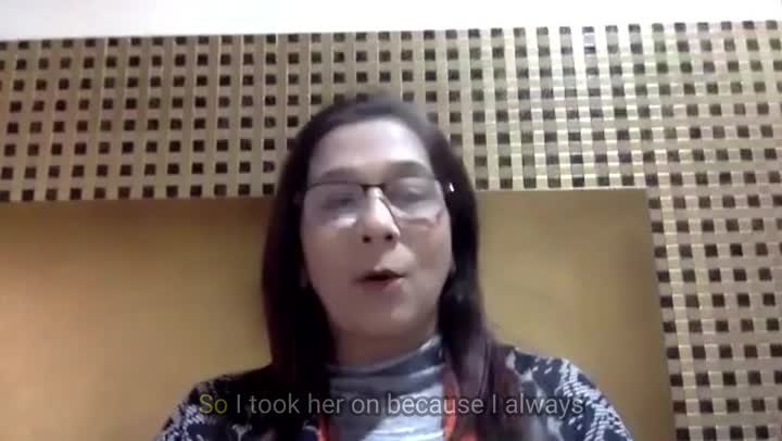 Still image out of testimonial from Nisrin P