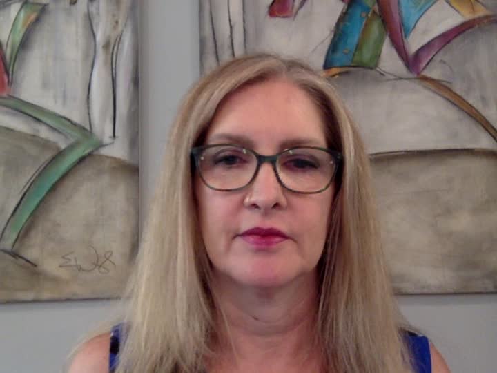 Still image out of testimonial from Stacy Sutton