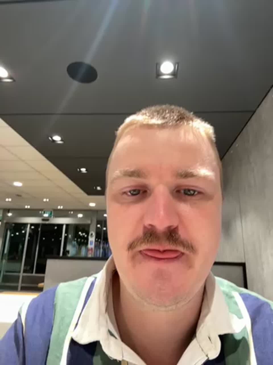 Still image out of testimonial from Jonathan Sewell