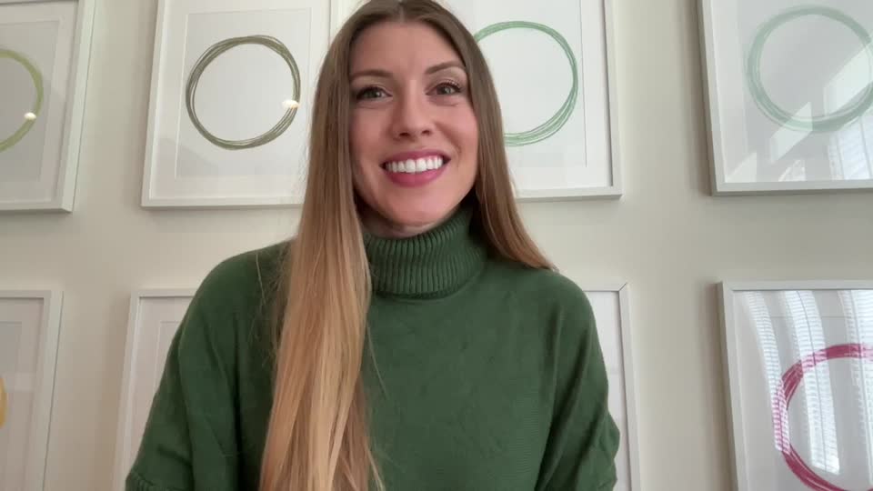 Still image out of testimonial from Sydney G.