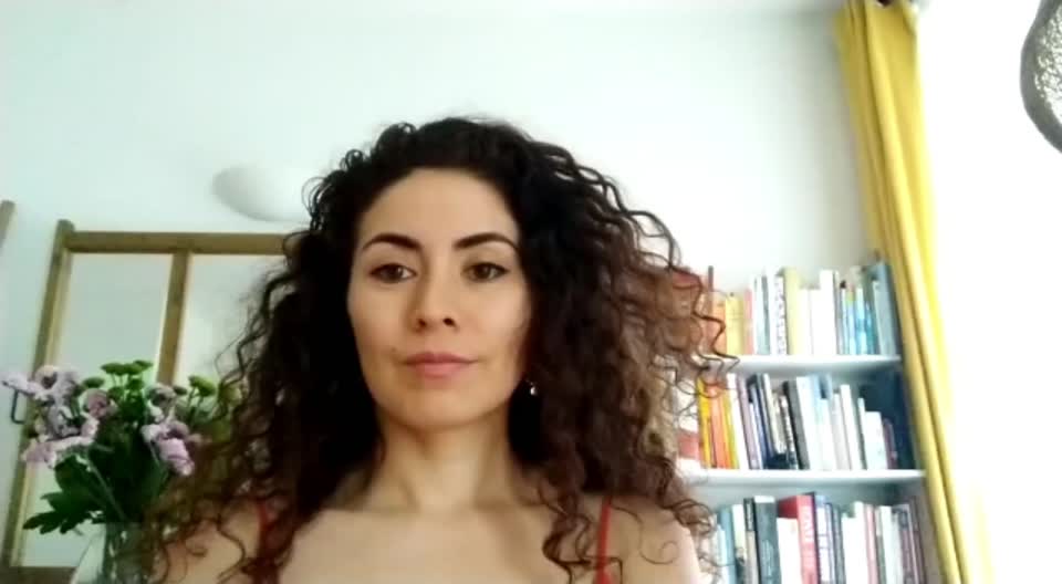 Still image out of testimonial from Blanca