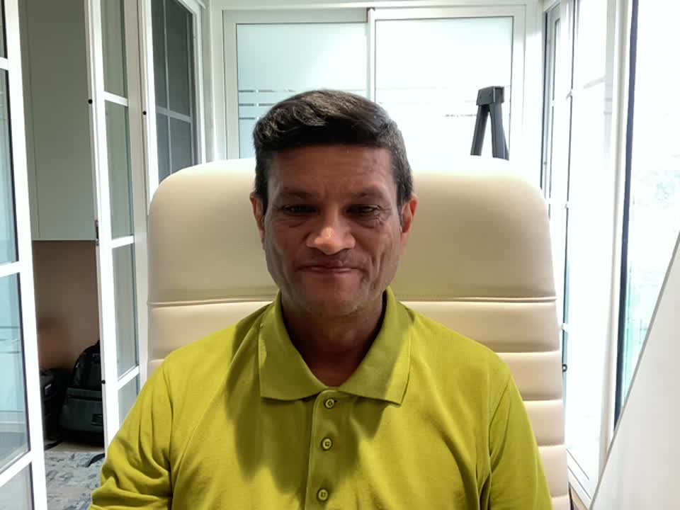 Still image out of testimonial from Neeraj Shah