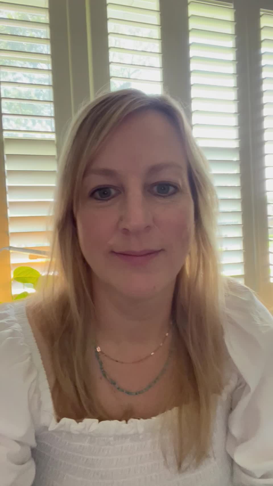 Still image out of testimonial from Sheryl Kincinas 