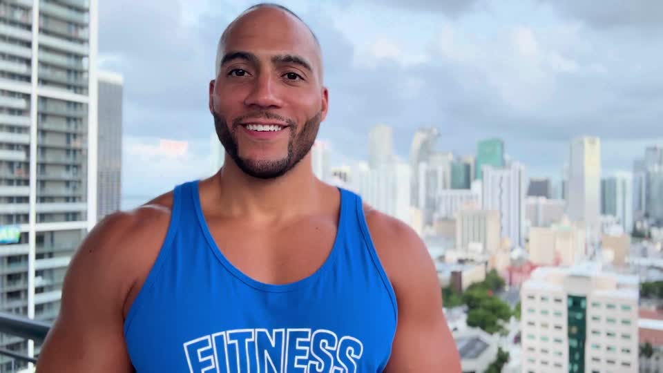 Still image out of testimonial from Justin Collins