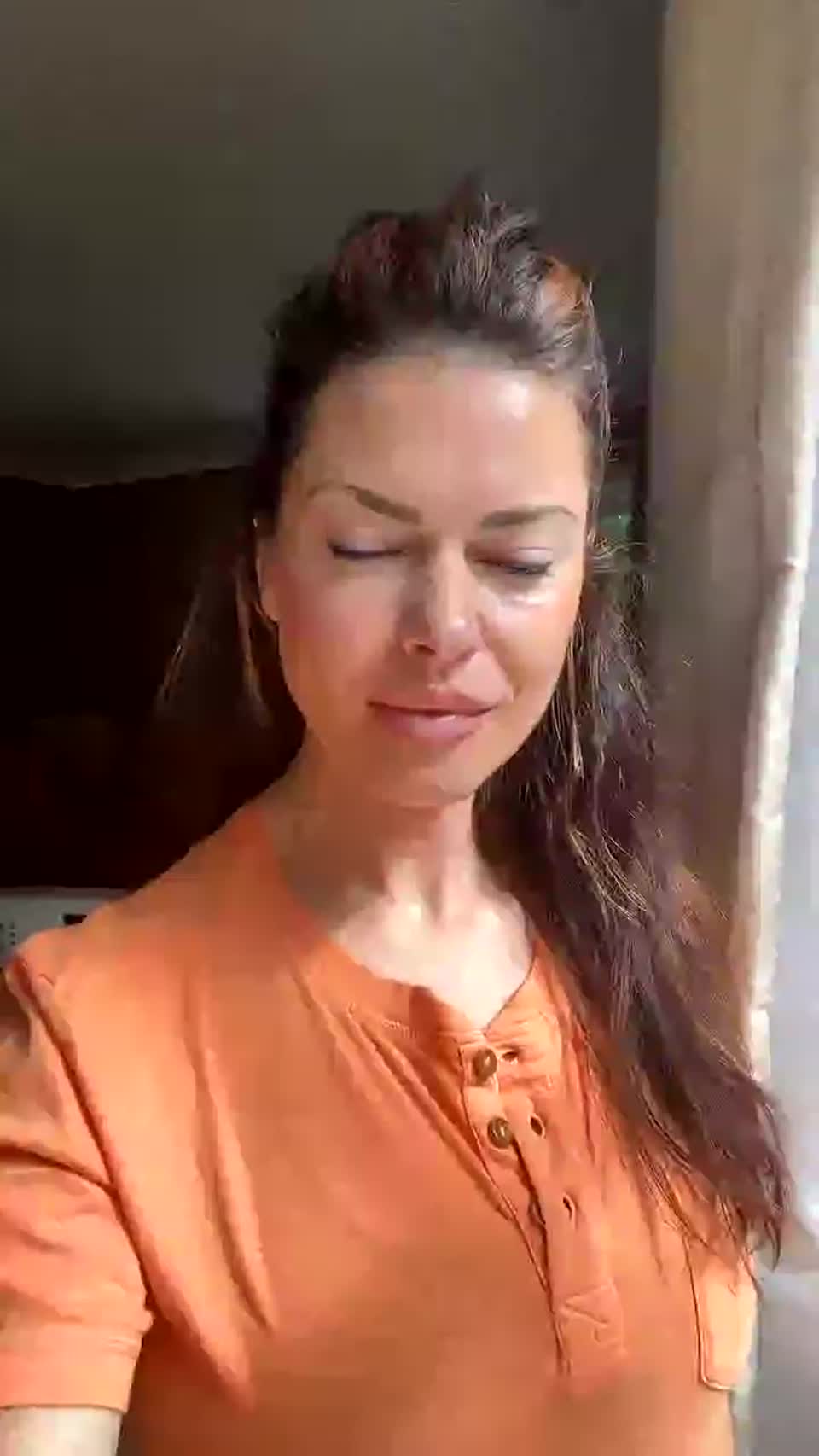 Still image out of testimonial from Abbie Curtis