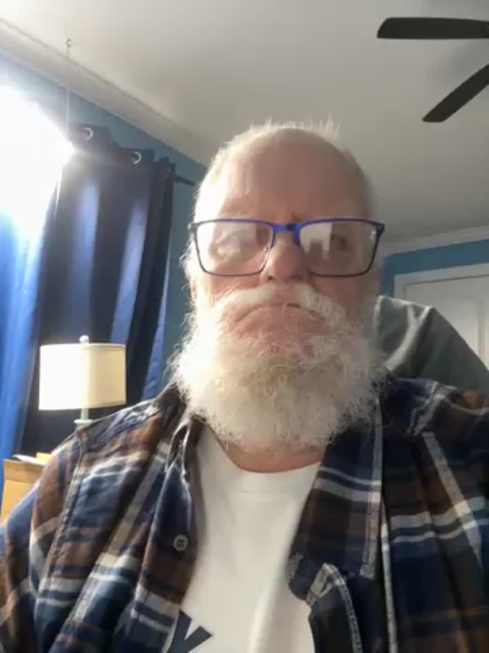 Still image out of testimonial from Ken Plain