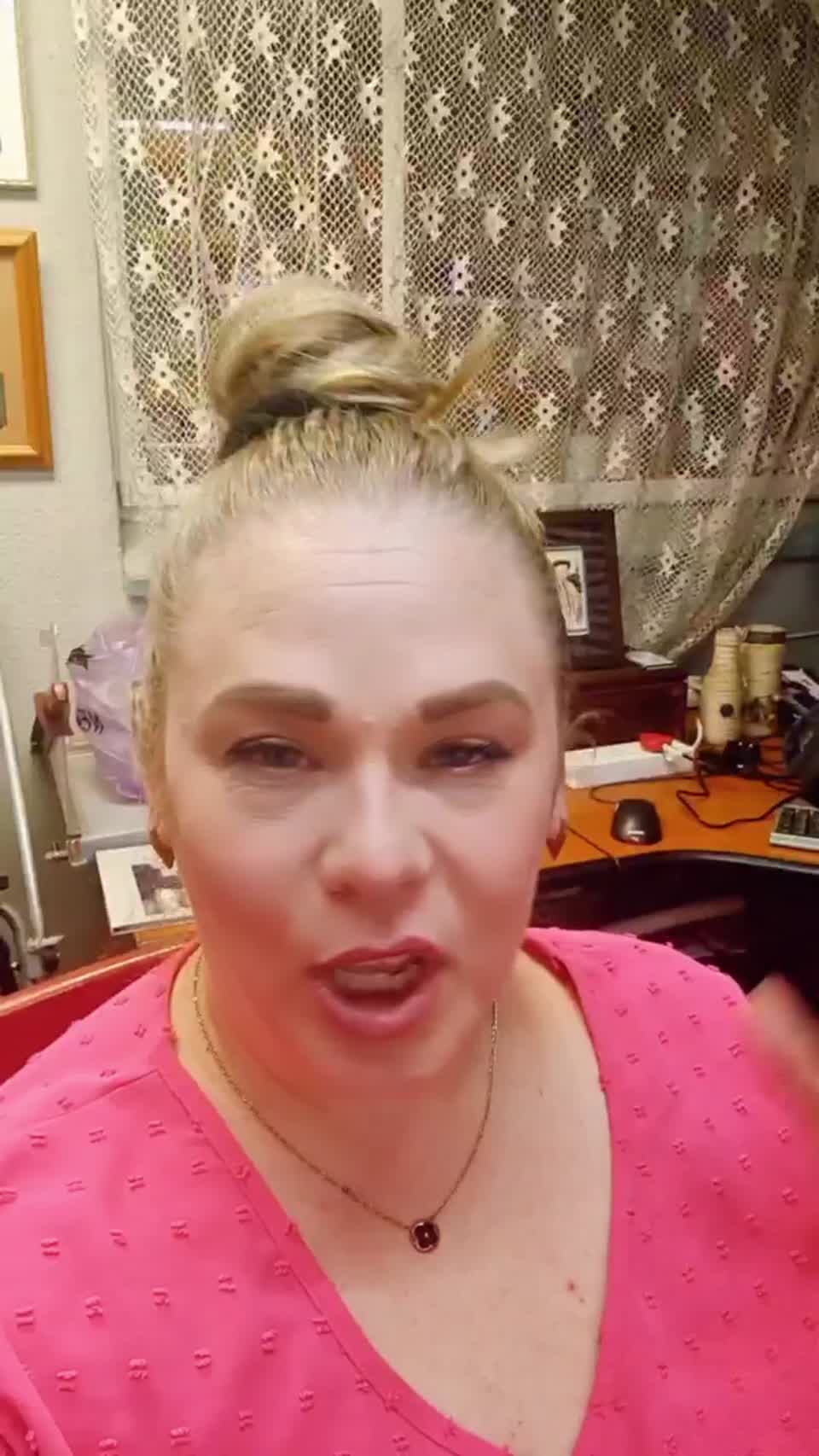 Still image out of testimonial from Sonika van der walt