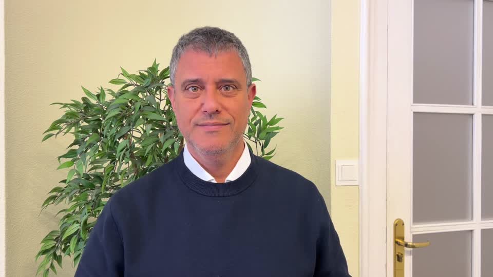 Still image out of testimonial from Agustí  López